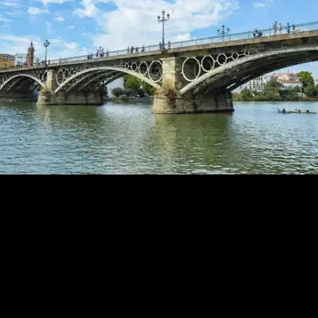 Apartment Junto A La Calle Betis: El Corazon De Triana